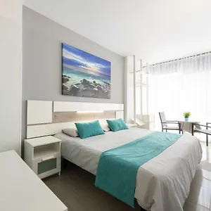 new-apartment-on-the-first-line-las-canteras.in-canary-islands.com/